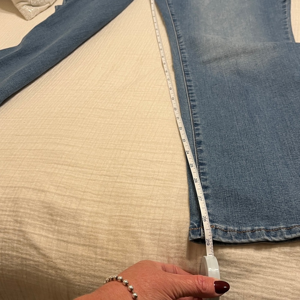 New With Tags Gloria Vanderbilt Light Blue Jeans Size 16 Short - Picture 8 of 8